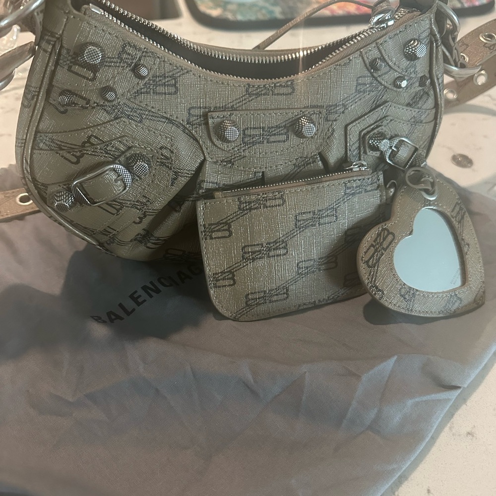 BALENCIAGA Le Cagole Xs BB Monogram Shoulder Bag - Picture 10 of 10